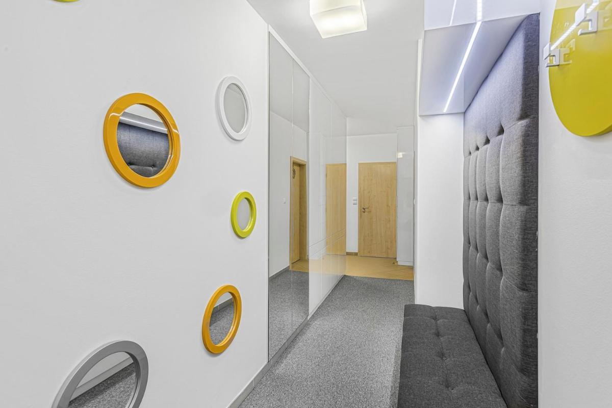 New Large Apartment, Free Parking! Apartment Prague