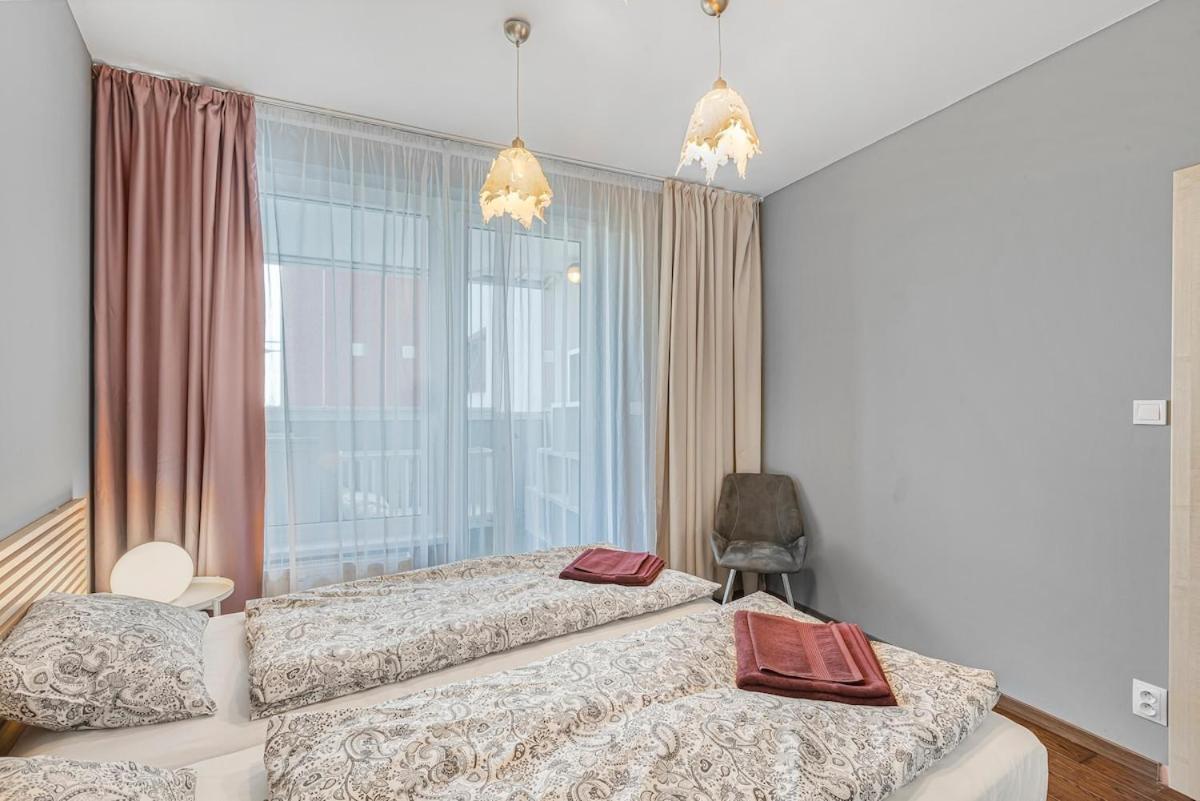 New Large Apartment, Free Parking! Apartment *