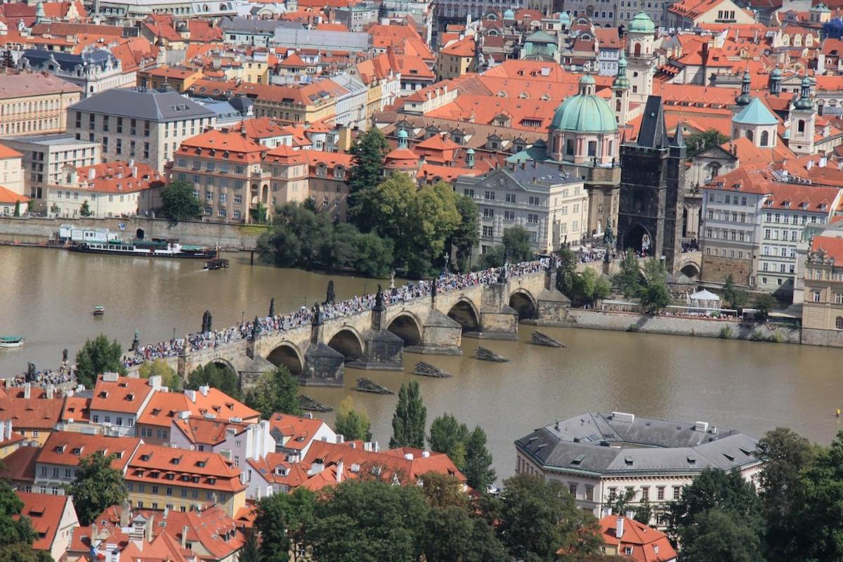 New Large Apartment, Free Parking! * Prague