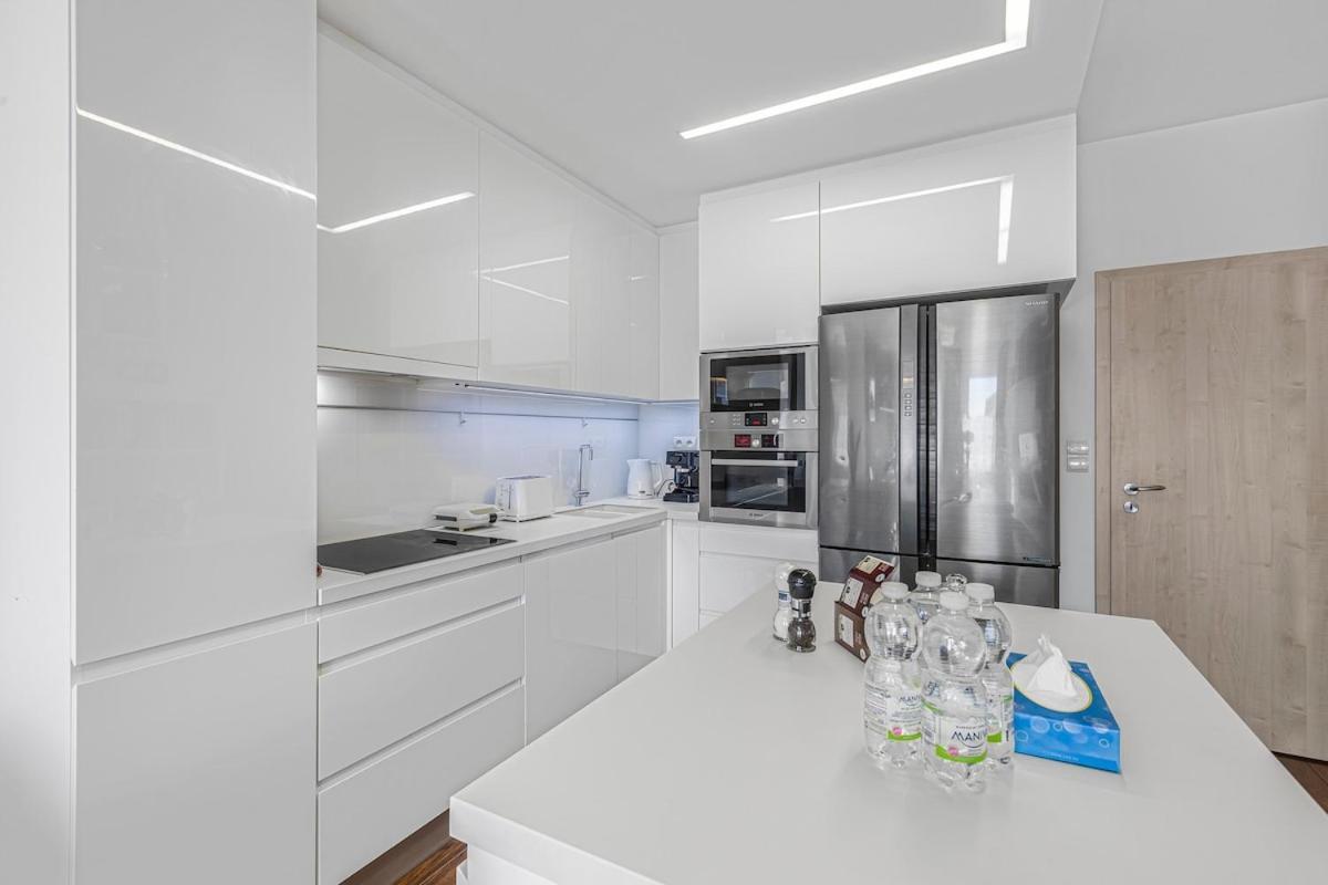 New Large Apartment, Free Parking! Apartment Prague