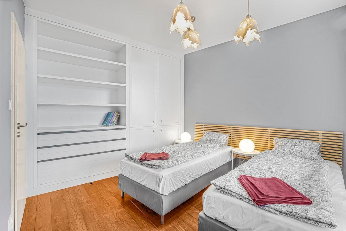 New Large Apartment, Free Parking! Apartment *
