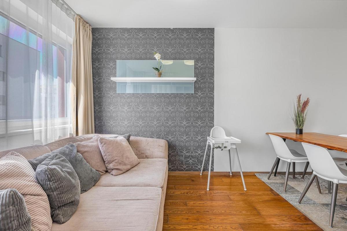 Apartment New Large Apartment, Free Parking! *